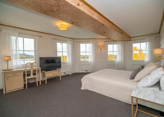 Grand Arctic Resort